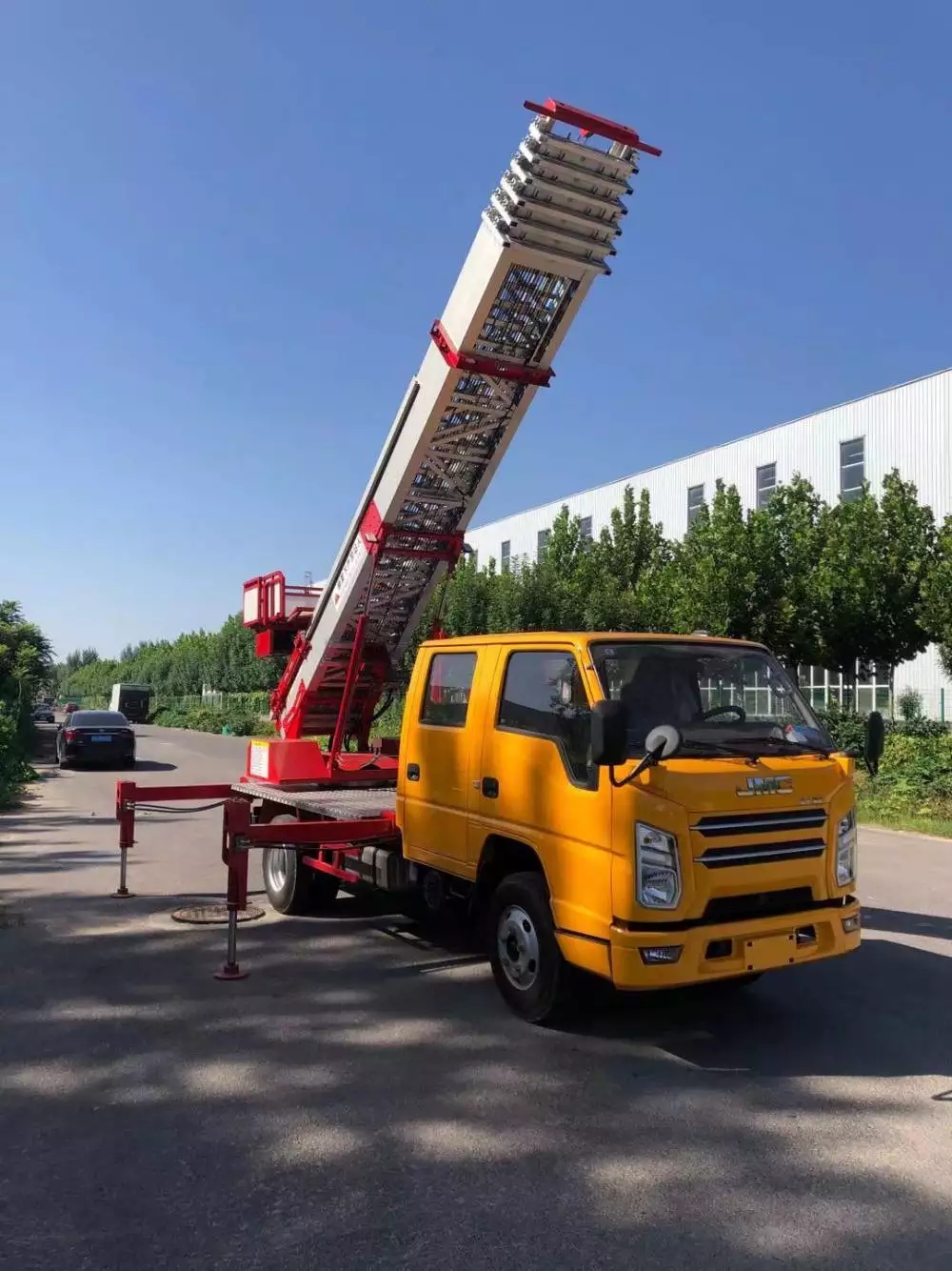 福州台江附近的云梯车出租服务：轻松解决高空作业需求